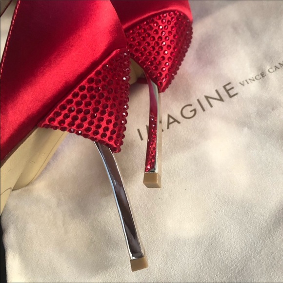 NWT Satin Crimson Studded/Mirrored GoldStiletto - Picture 15 of 16